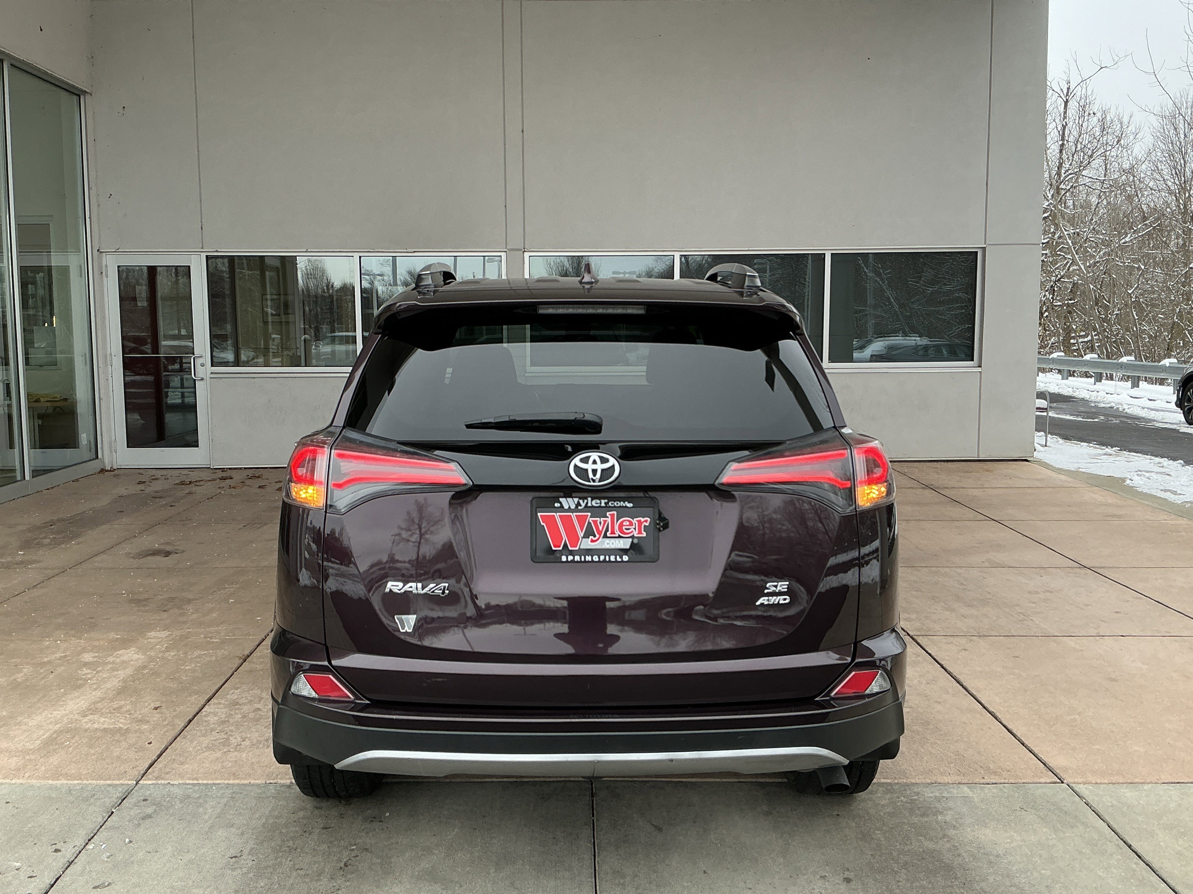 Used 2017 Toyota RAV4 SE image 21