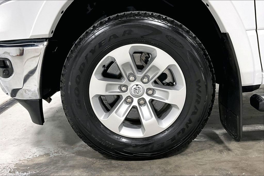 Used 2022 RAM 1500 Laramie AWD/4WD image 11