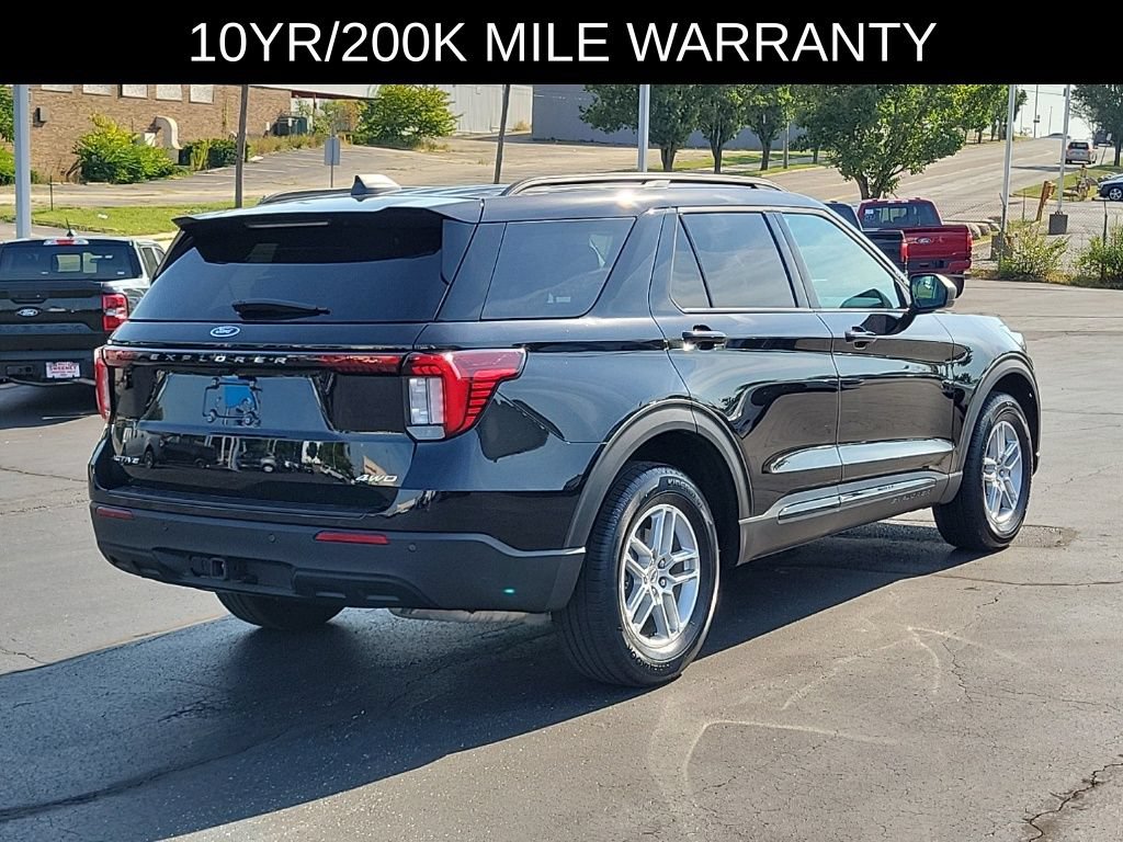 Used 2026 Ford Explorer Active AWD/4WD image 4