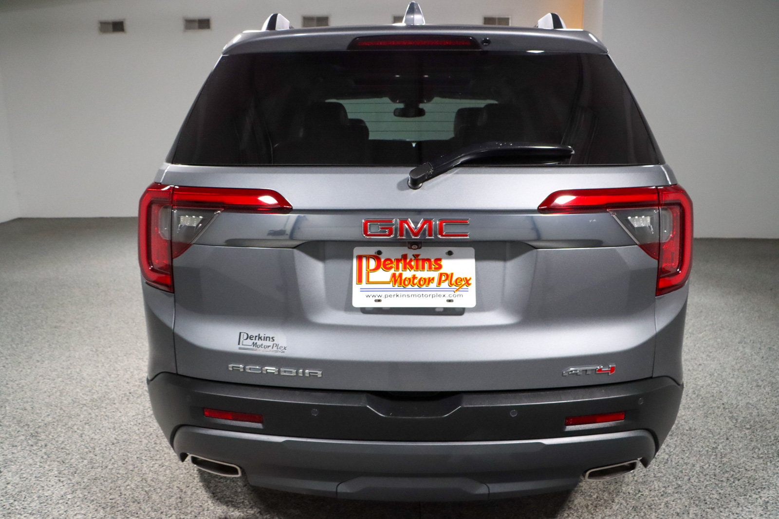 Used 2022 GMC Acadia AT4 w/ GMC Pro Grade Package AWD/4WD image 8