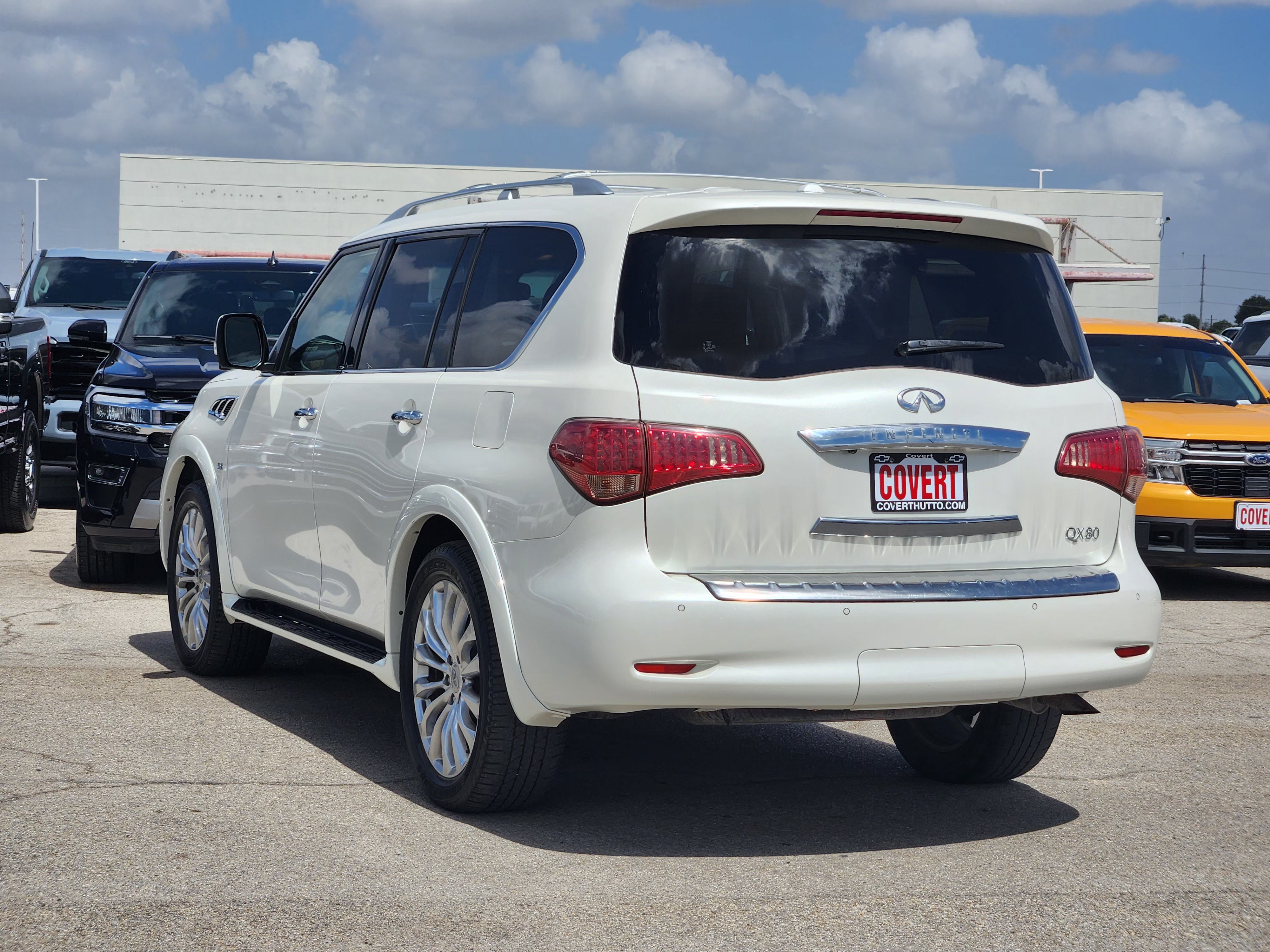 Used 2017 INFINITI QX80 2WD w/ Driver Assistance Package image 5