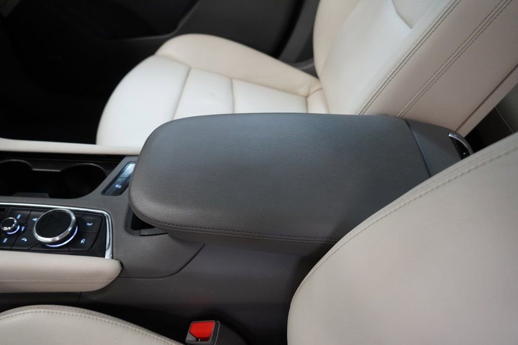 Used 2023 Cadillac XT6 Premium Luxury image 24