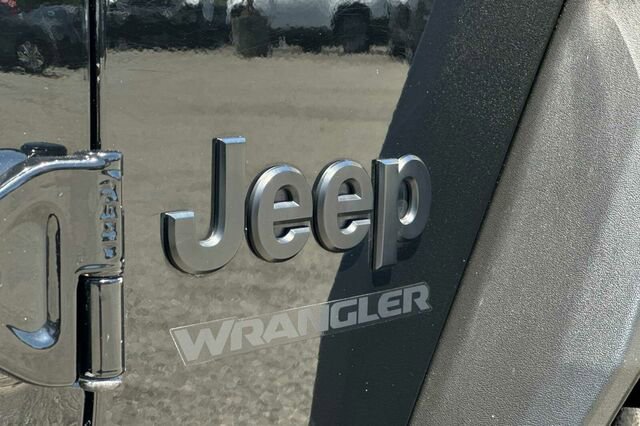 Used 2021 Jeep Wrangler Sport AWD/4WD image 28