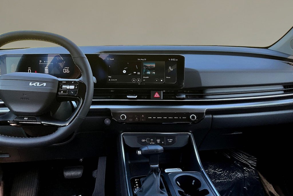 New 2027 Kia Carnival EX FWD image 6