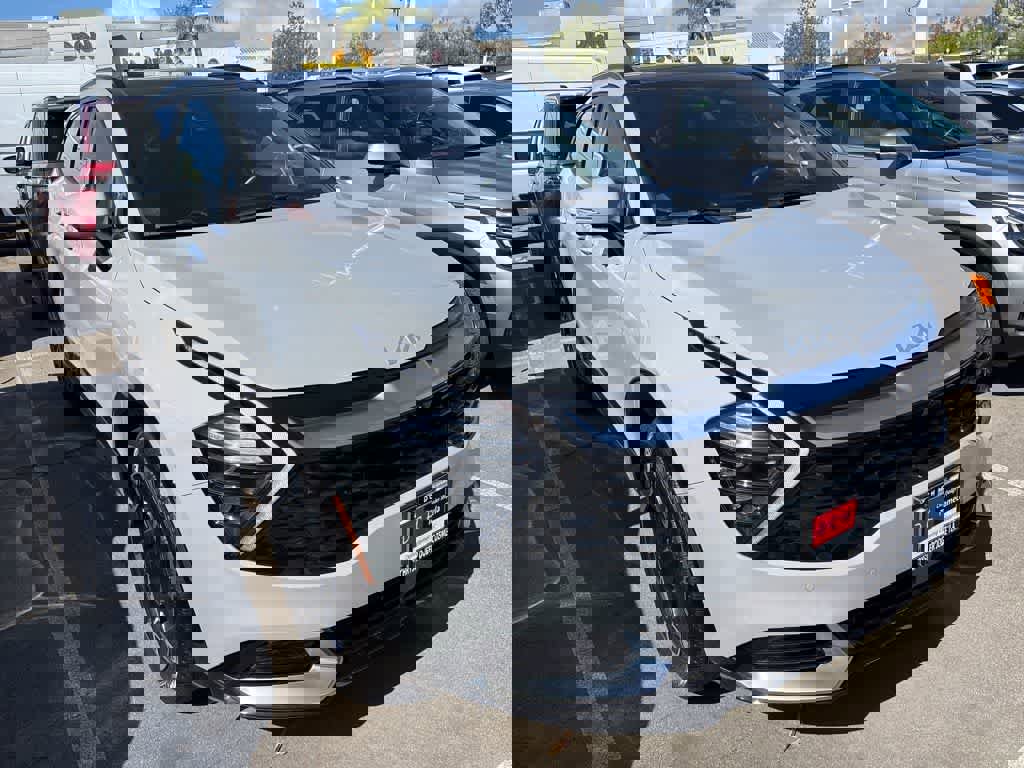 Used 2024 Kia Sportage SX image 2