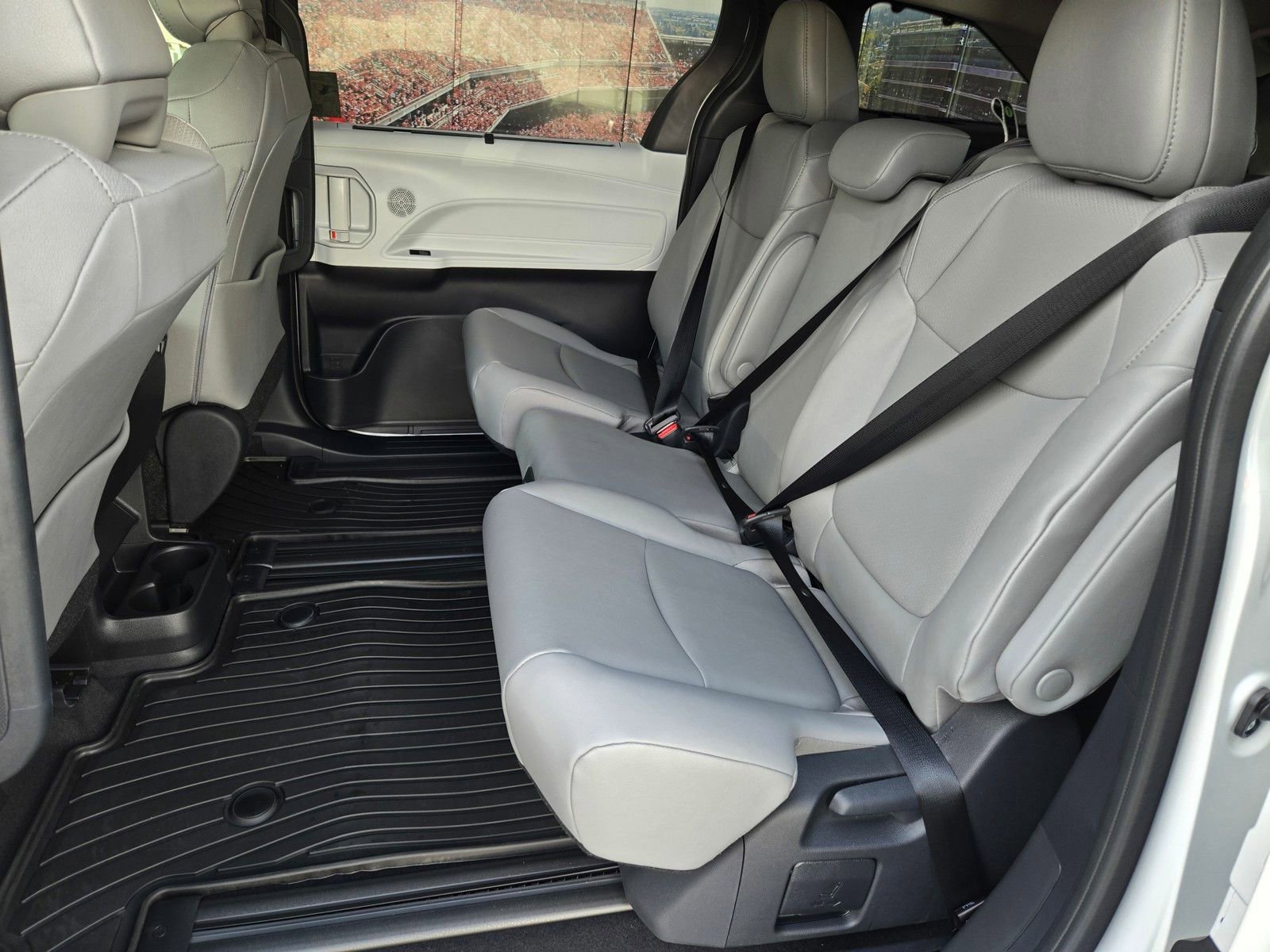 Certified 2026 Toyota Sienna XLE image 11