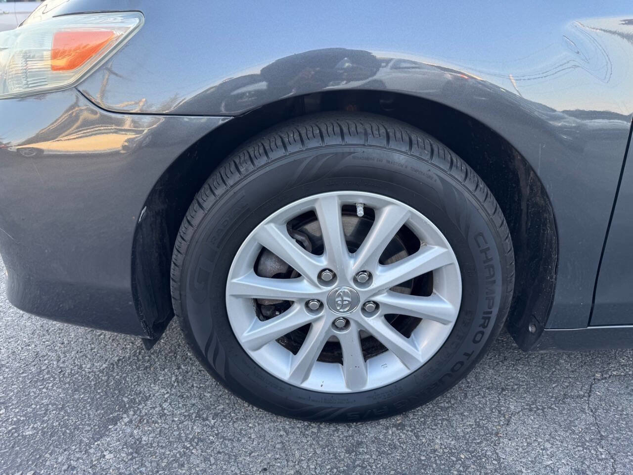 Used 2010 Toyota Camry XLE image 8