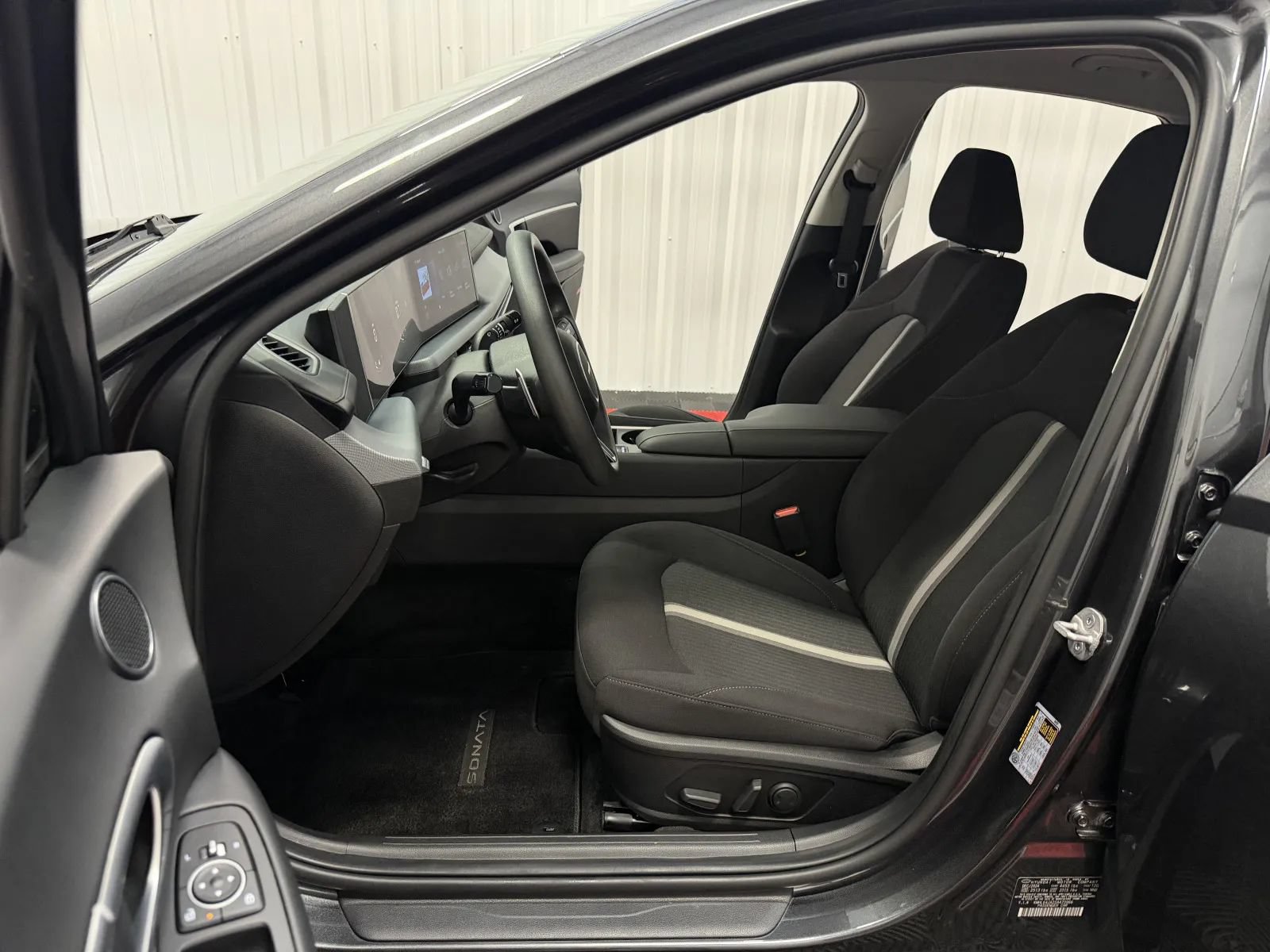 Used 2025 Hyundai Sonata SEL FWD image 34