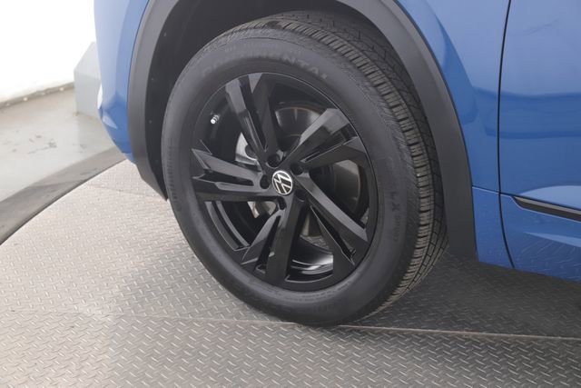 Used 2025 Volkswagen Atlas Cross Sport SEL R-Line AWD/4WD image 13