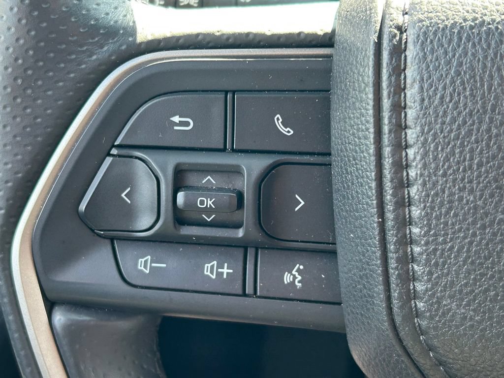 Certified 2025 Toyota 4Runner TRD Off-Road AWD/4WD image 38