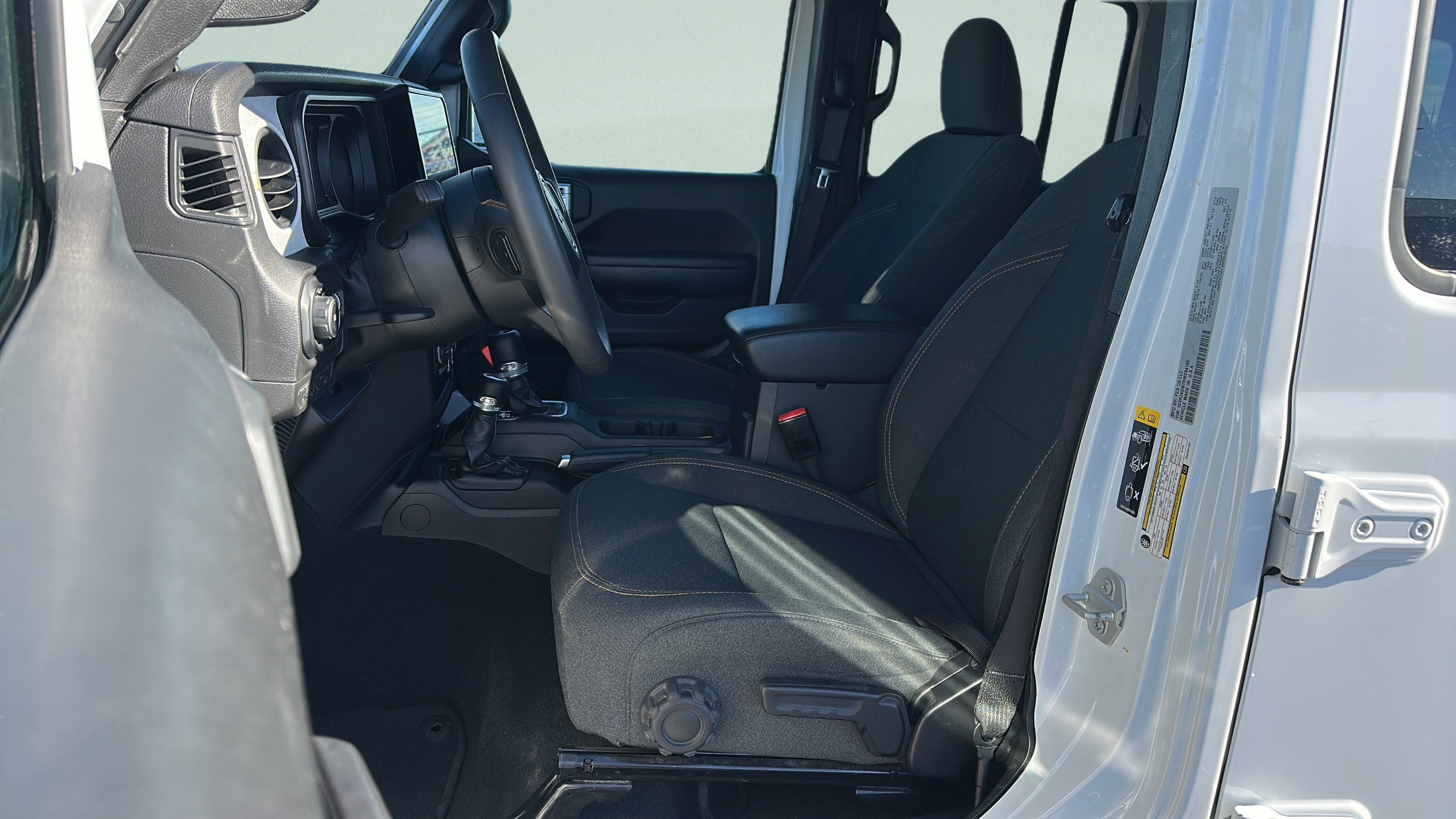 Used 2024 Jeep Wrangler Unlimited Sport image 39