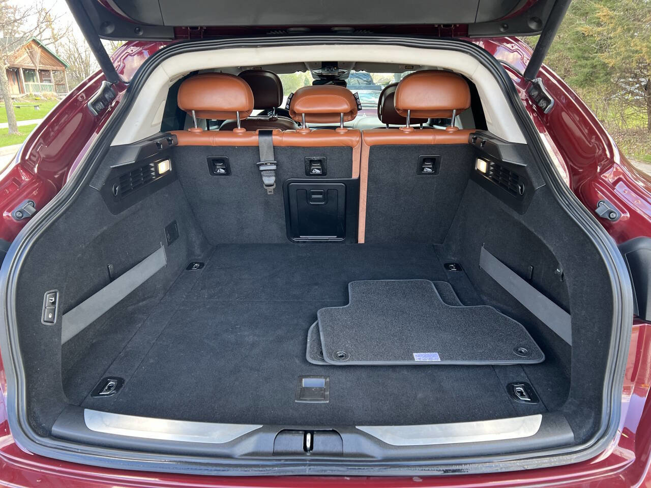 Used 2017 Maserati Levante w/ Luxury Package AWD/4WD image 8