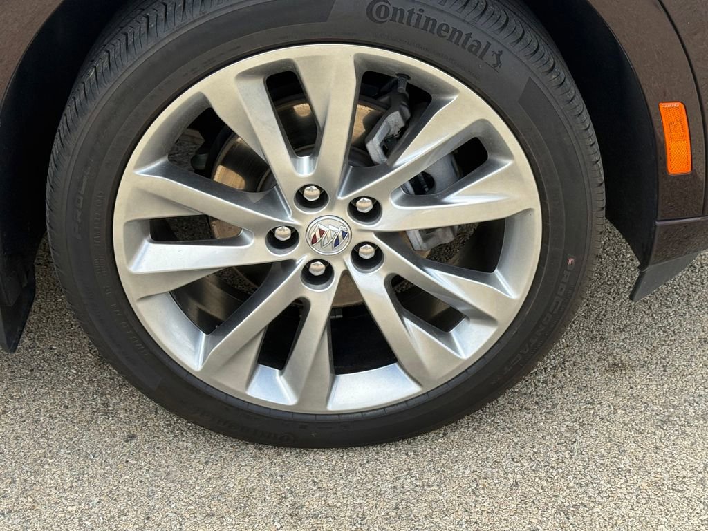 Used 2022 Buick Envision Avenir w/ Technology Package II image 44