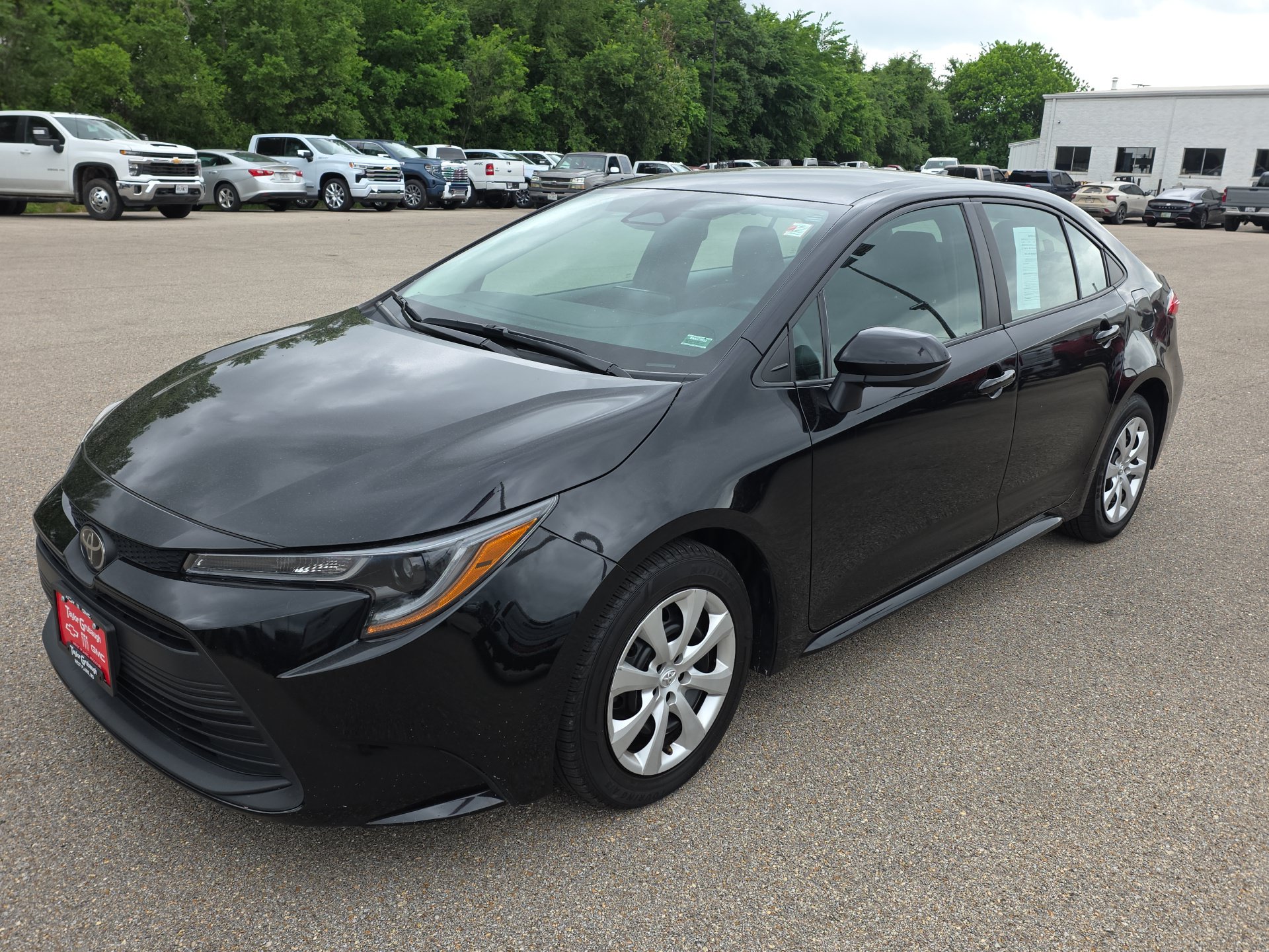 Used 2024 Toyota Corolla LE FWD image 4