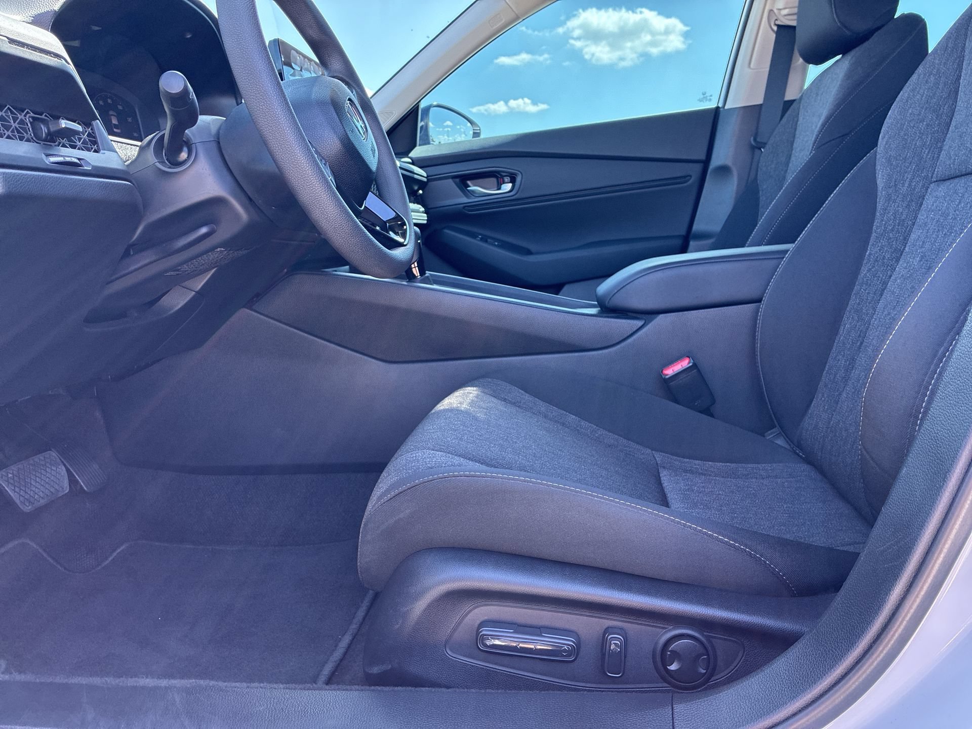 Certified 2025 Honda Accord SE image 18