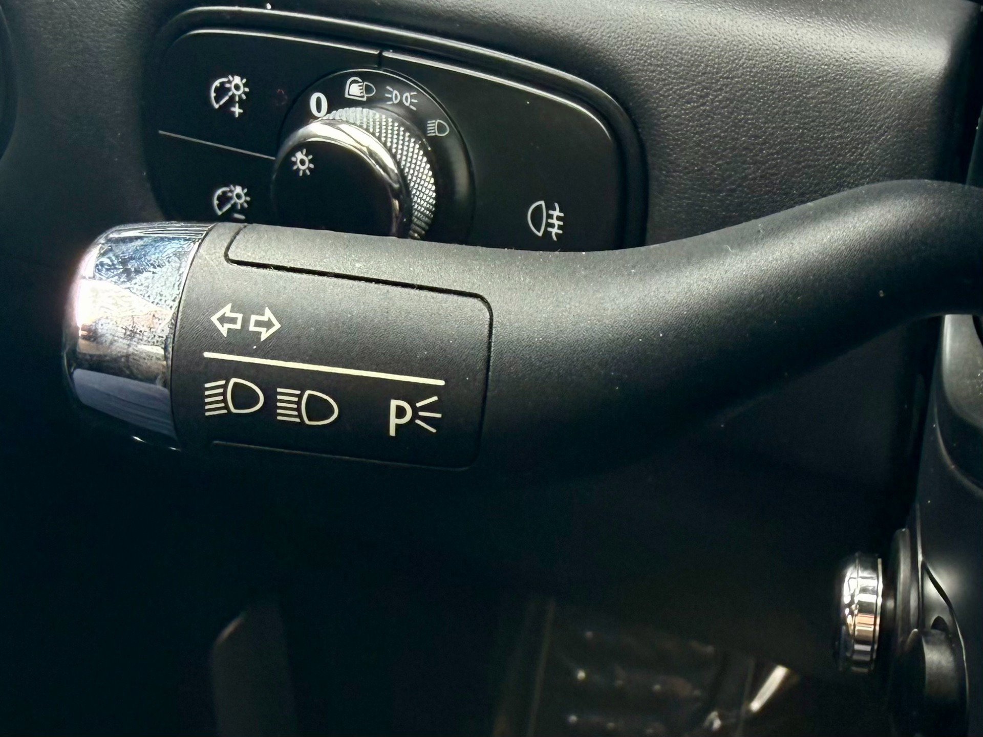 Used 2017 Bentley Continental GT image 38