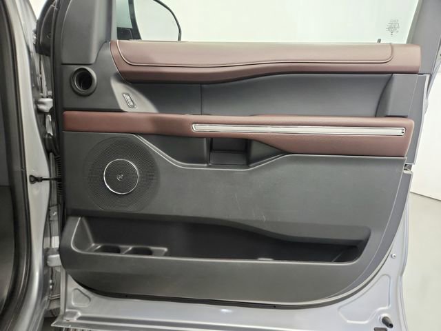 Used 2023 Ford Expedition Max Limited image 35