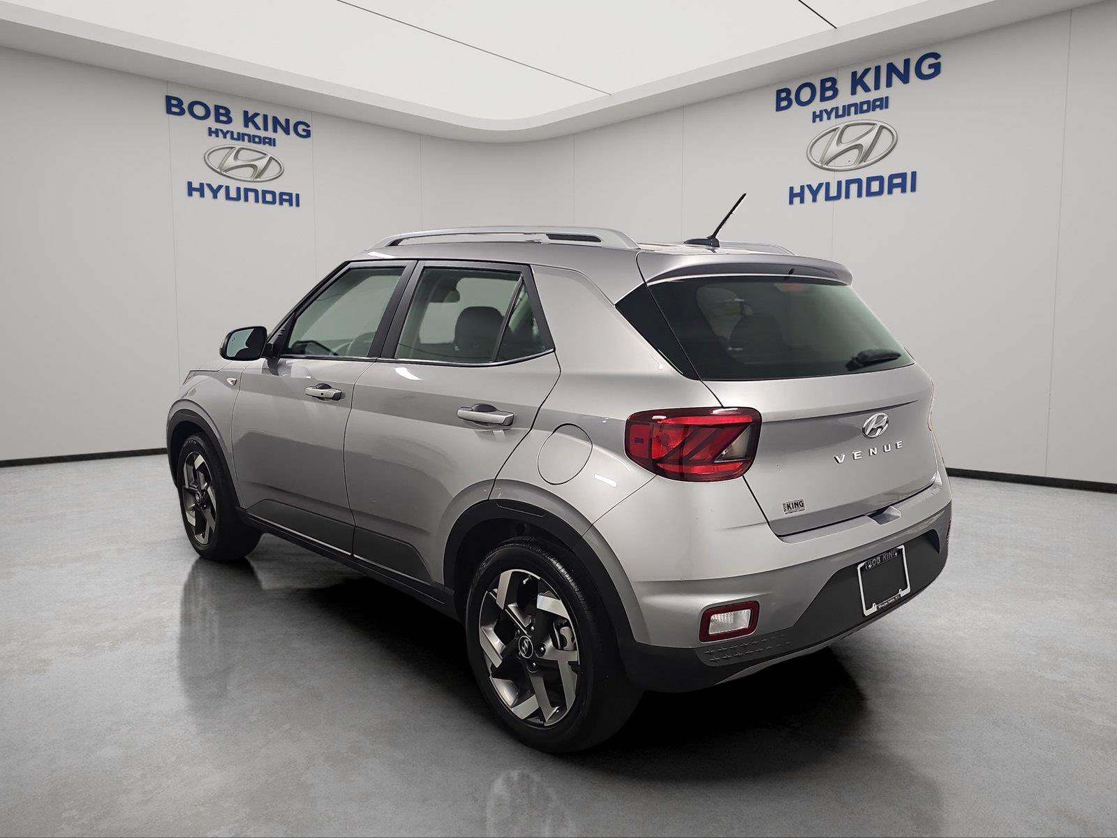 Certified 2025 Hyundai Venue SEL FWD image 3