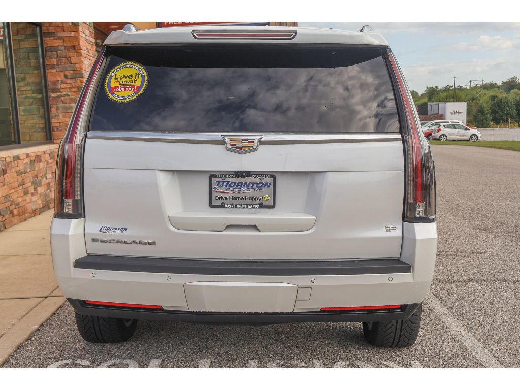 Used 2019 Cadillac Escalade Luxury image 4