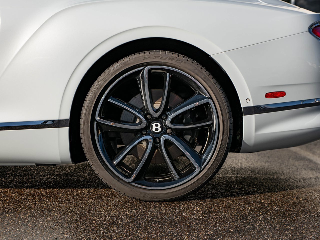 Used 2024 Bentley Continental GT image 7