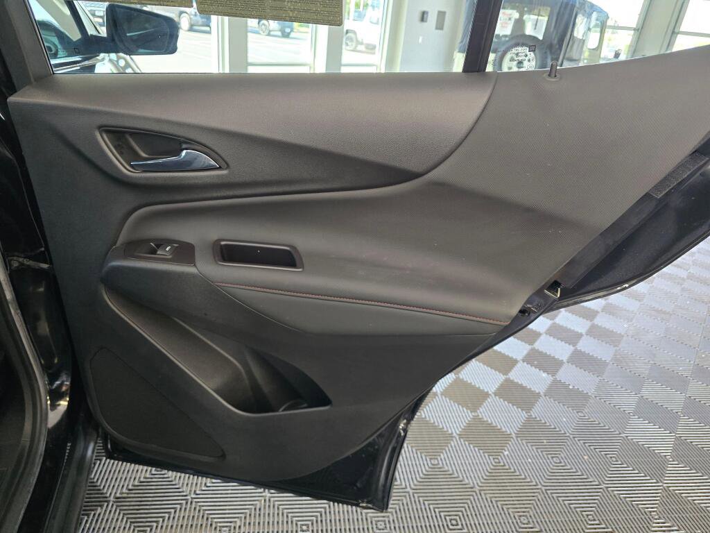 Used 2022 Chevrolet Equinox RS w/ RS Leather Package FWD image 40