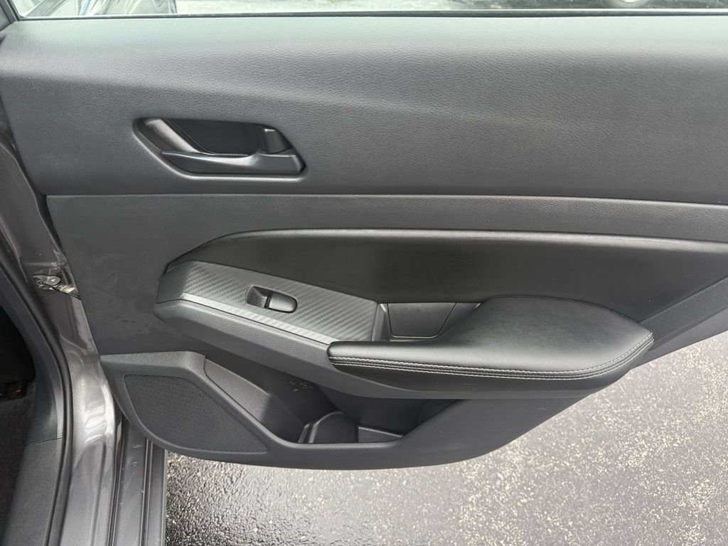 Used 2025 Nissan Altima 2.5 SV FWD image 20
