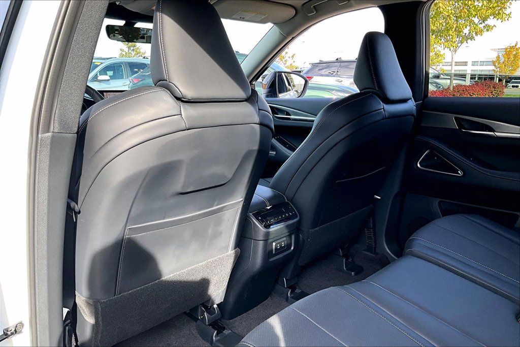 Certified 2027 INFINITI QX60 Luxe w/ Cargo Package AWD/4WD image 30