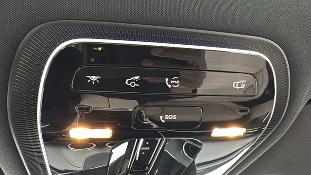 Used 2024 Mercedes-Benz GLC 300 4MATIC image 32