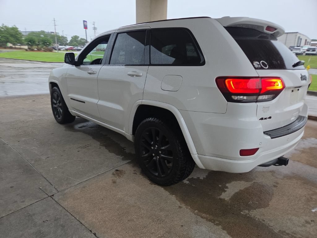 Used 2019 Jeep Grand Cherokee Altitude AWD/4WD image 6