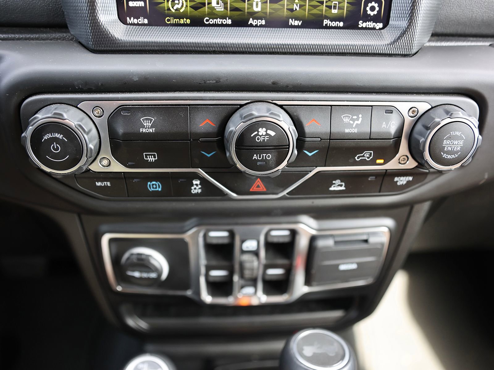 Used 2023 Jeep Wrangler Unlimited Sahara AWD/4WD image 29