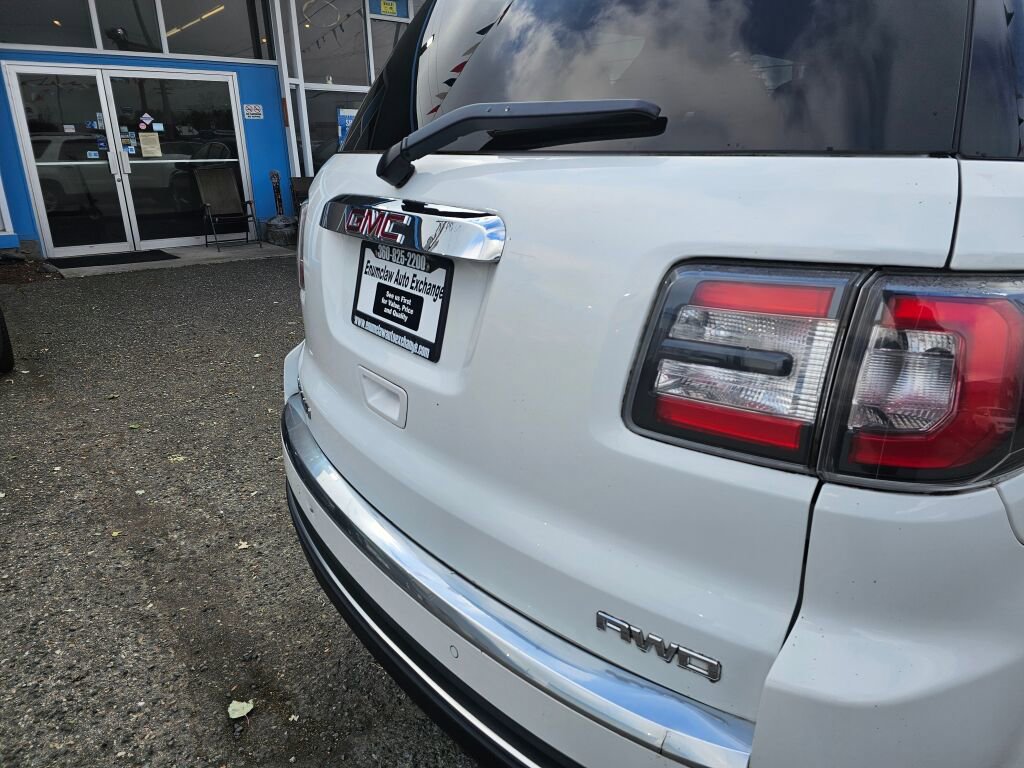 Used 2016 GMC Acadia SLE image 18
