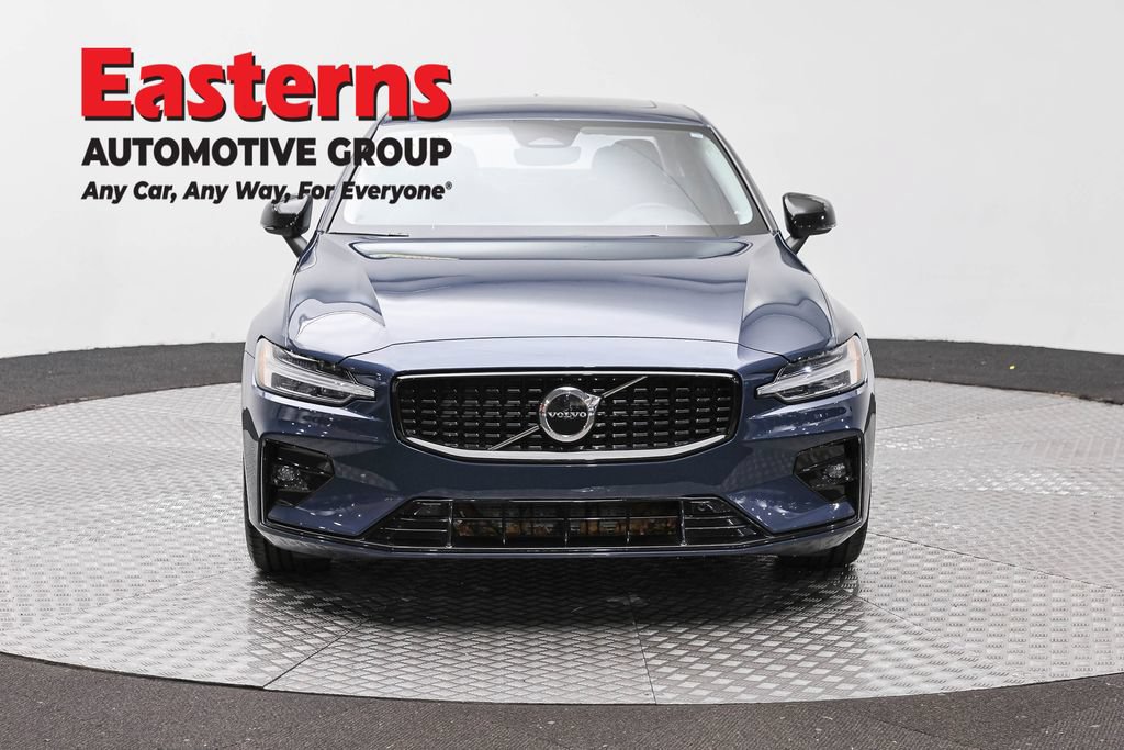 Used 2024 Volvo S60 B5 Core FWD image 2