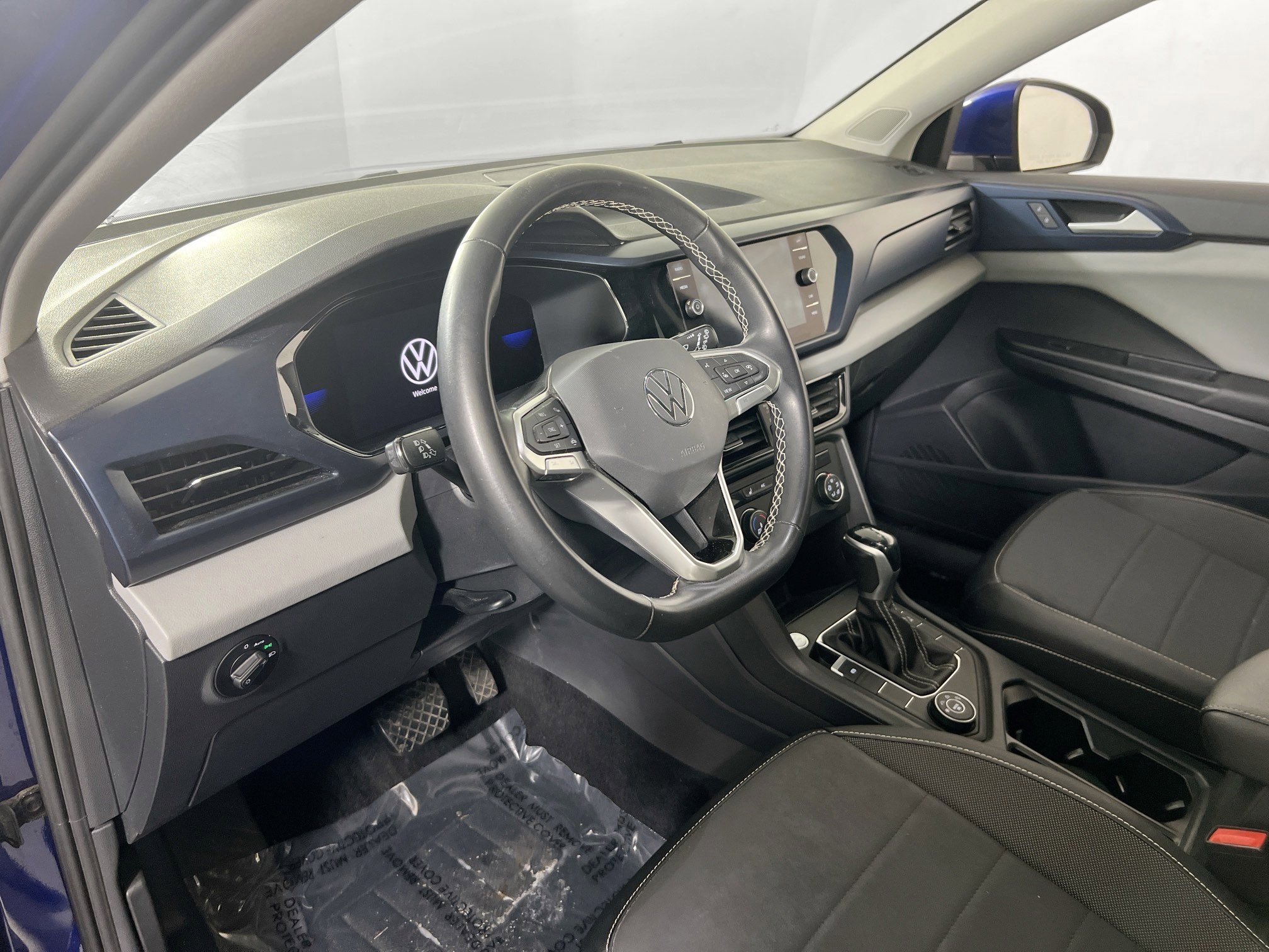 Used 2022 Volkswagen Taos SE image 9