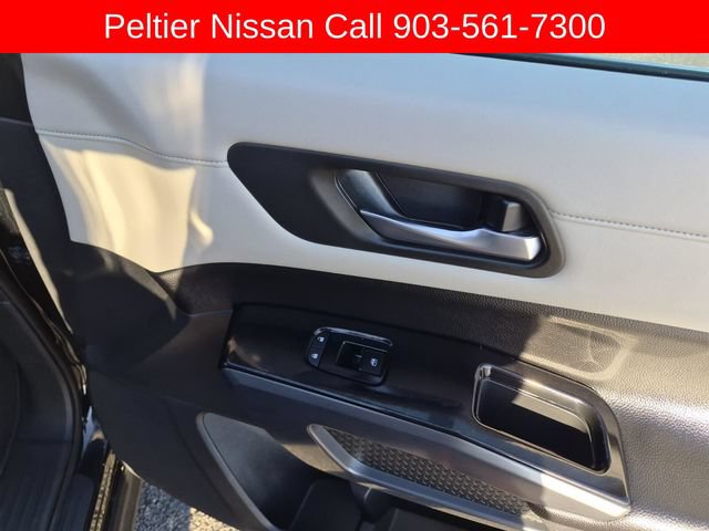 Used 2022 Nissan Pathfinder SL FWD image 16