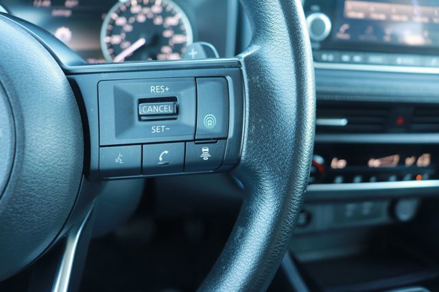 Used 2024 Nissan Rogue SV image 18