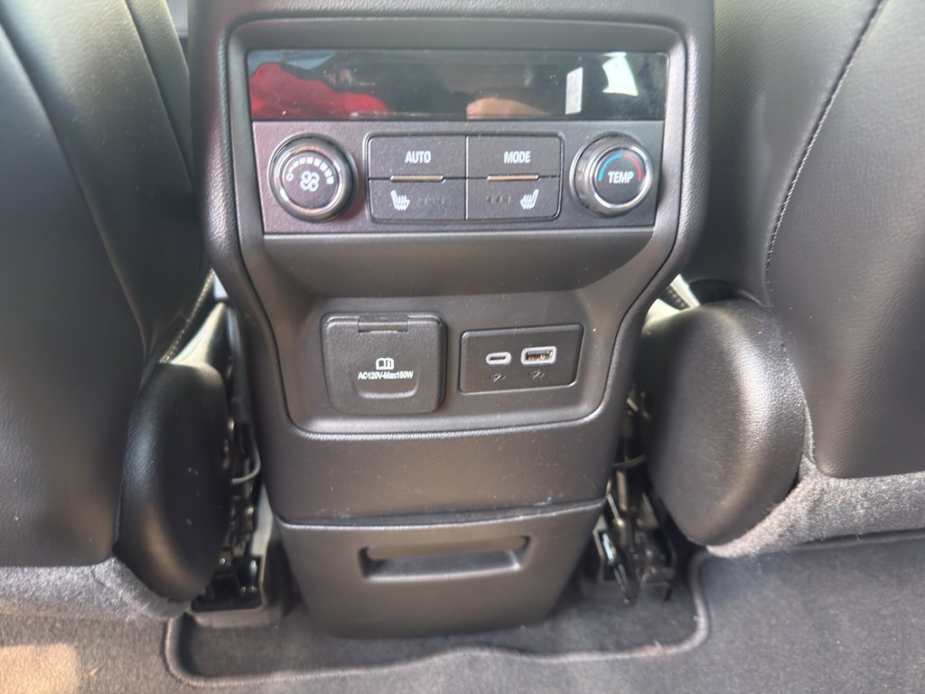 Used 2021 GMC Acadia SLT w/ Technology Package image 11