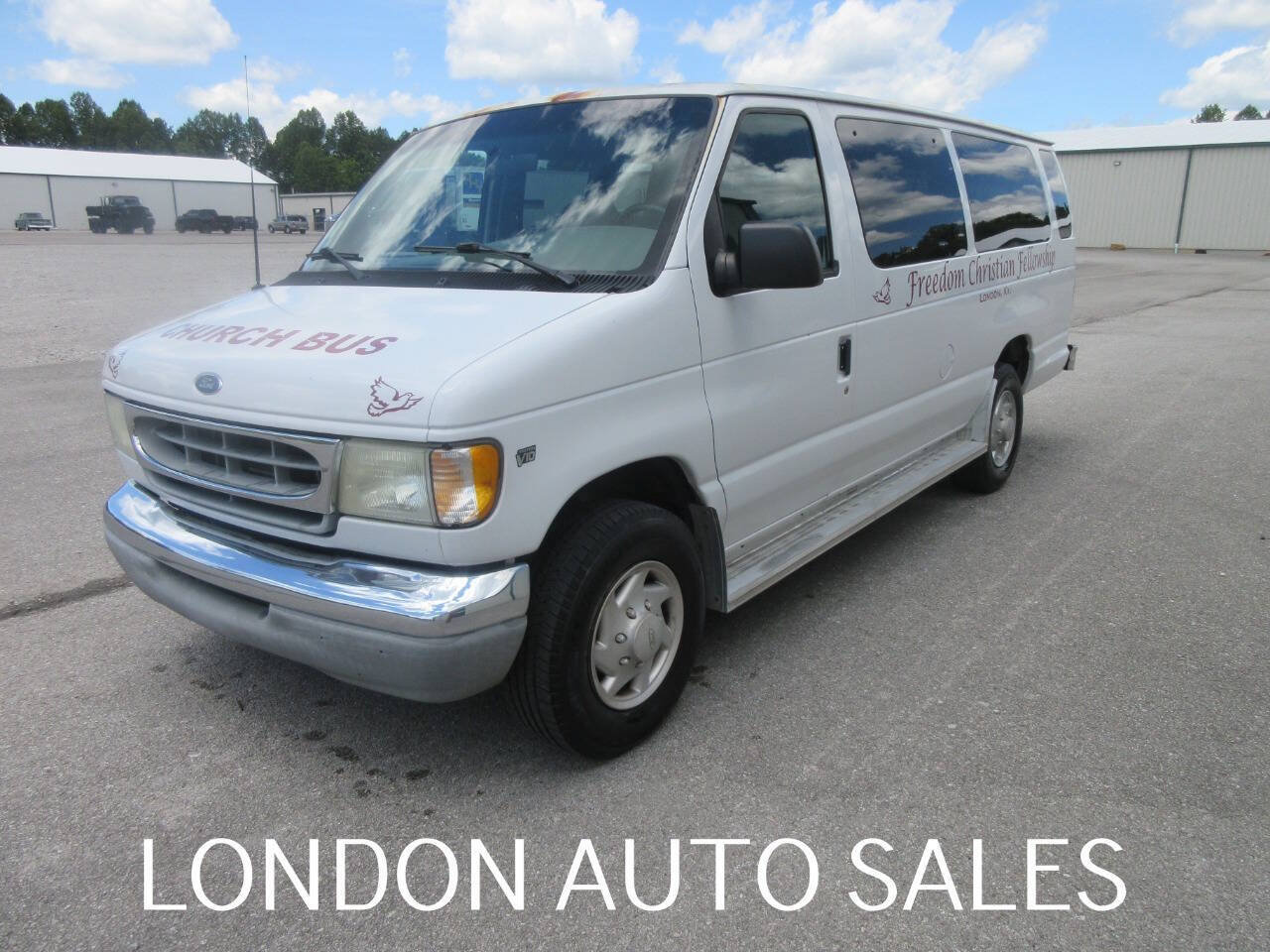 Used 2001 Ford E-350 and Econoline 350 XLT RWD image 2