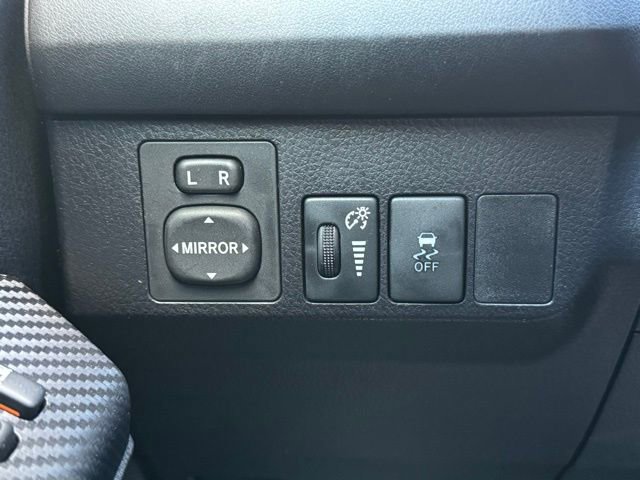 Used 2015 Toyota RAV4 LE image 26