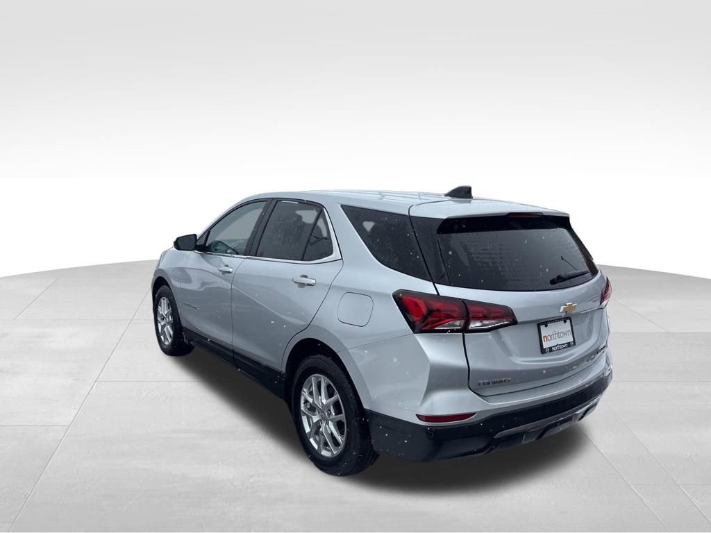 Used 2022 Chevrolet Equinox LT image 3