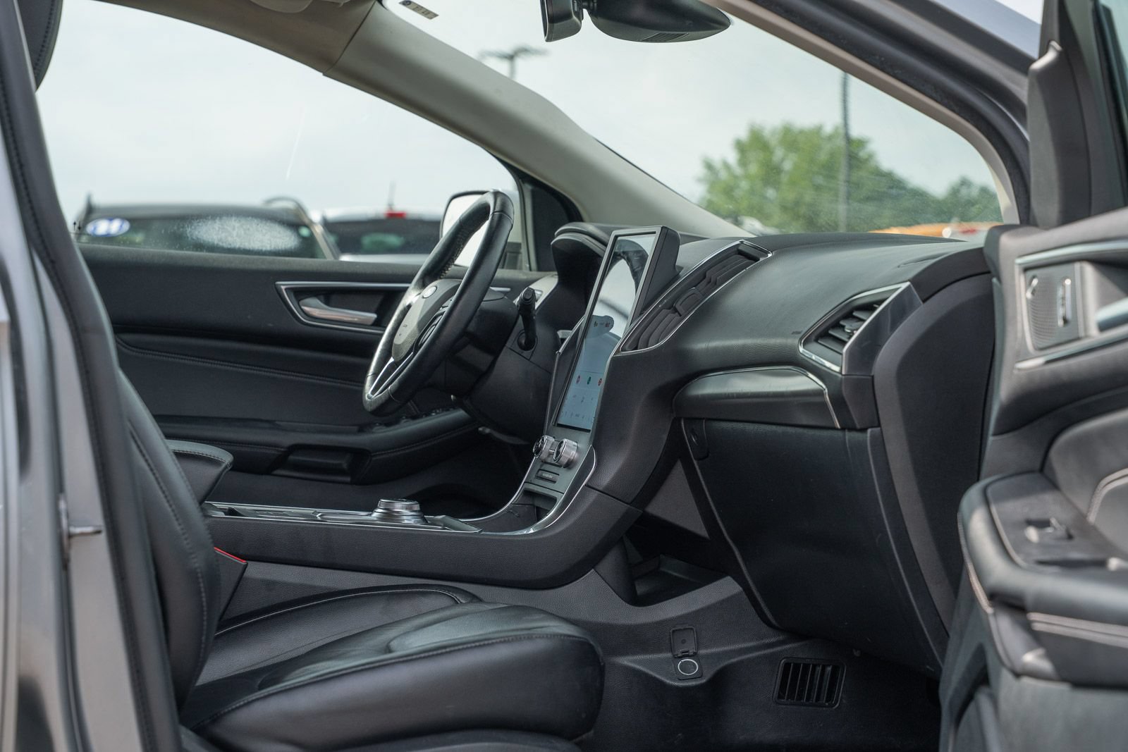Used 2022 Ford Edge Titanium AWD/4WD image 13