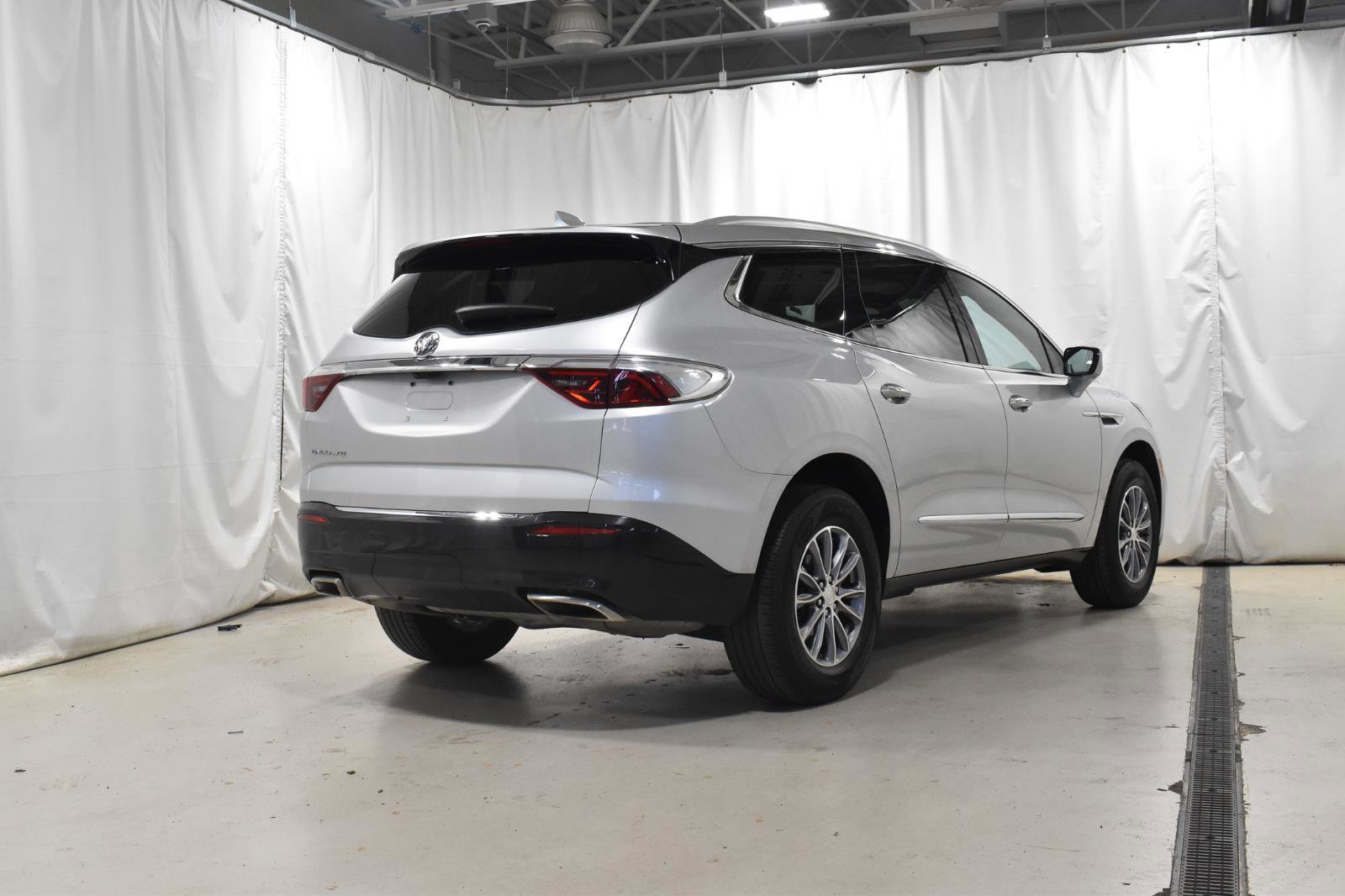 Used 2022 Buick Enclave Premium image 33