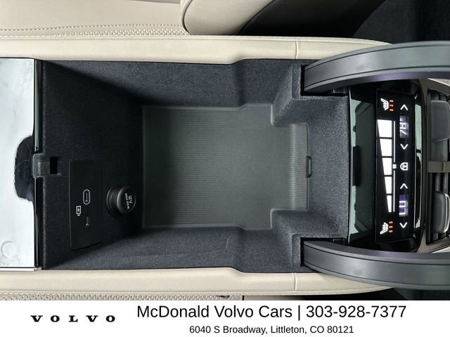 New 2026 Volvo XC90 B6 Core AWD/4WD image 21