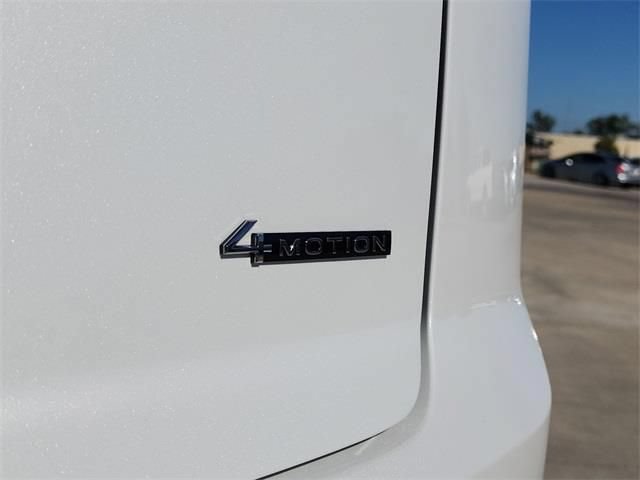 New 2026 Volkswagen Atlas Cross Sport SEL AWD/4WD image 4
