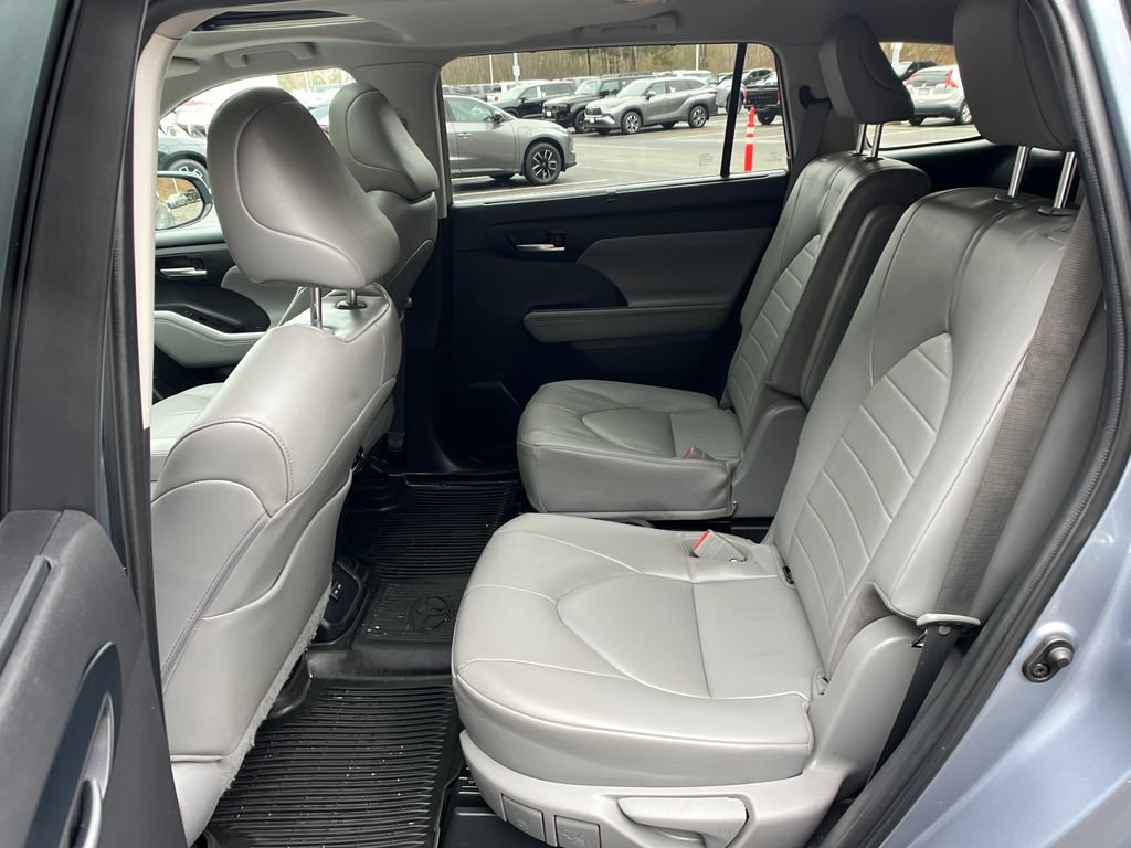 Used 2023 Toyota Highlander XLE image 22