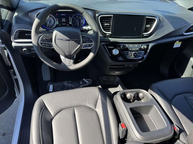 New 2026 Chrysler Pacifica Select image 14