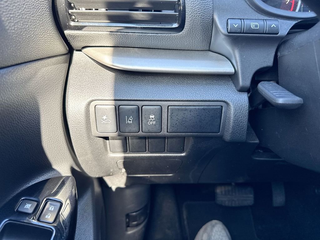 Used 2024 Mitsubishi Eclipse Cross LE AWD/4WD image 18