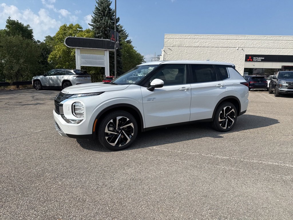 New 2025 Mitsubishi Outlander SE image 17