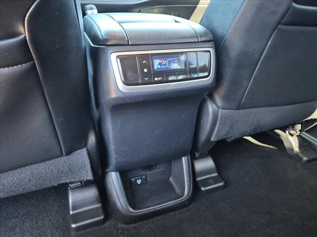 Used 2015 Toyota Highlander XLE AWD/4WD image 17