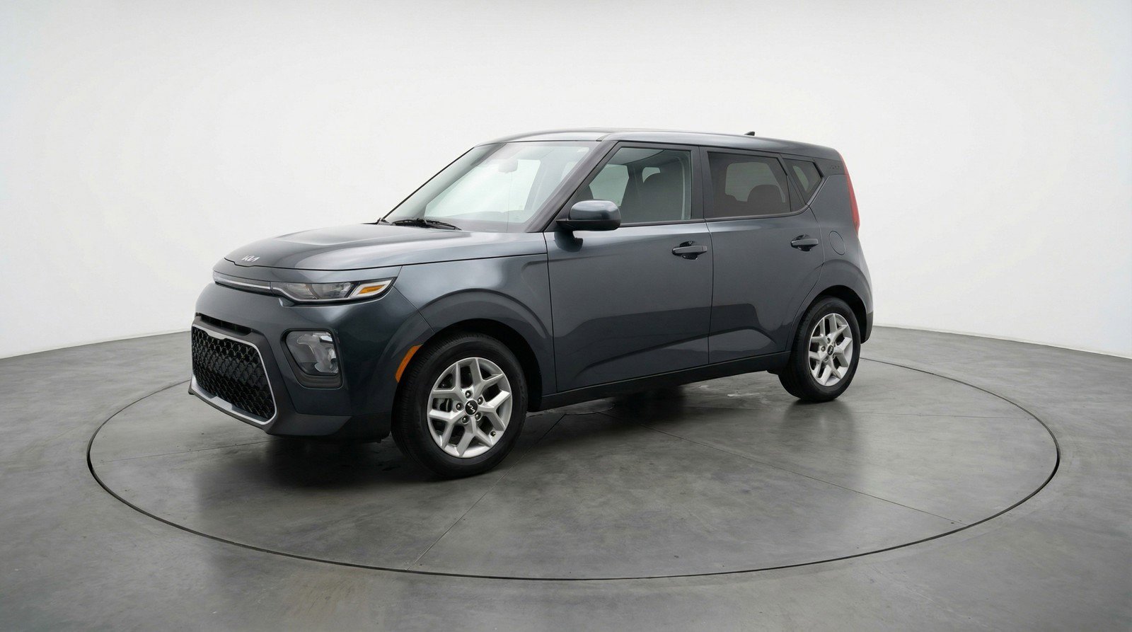 Used 2025 Kia Soul LX w/ LX Technology Package image 3