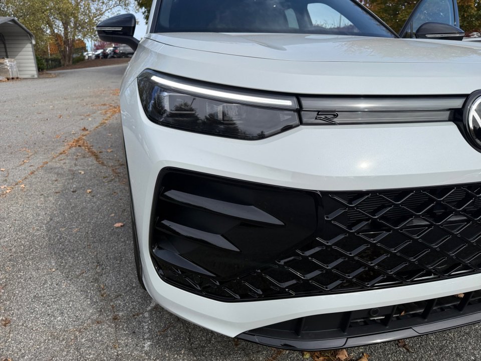 New 2026 Volkswagen Tiguan SE R-Line image 24